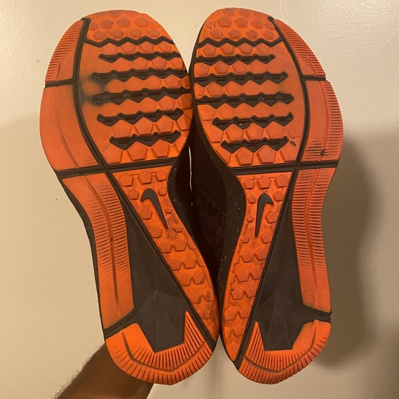 Nike Zoom Winflo 4 Shield Running Shoe - Picture 6 of 8